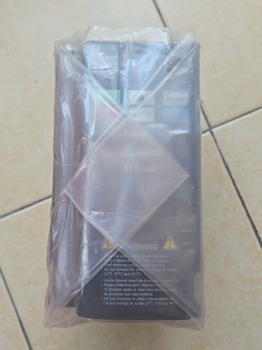 100% zbrusu nový originální a originální Delta 220V 1,5KW VFD7A5MS21ANSAA Frekvenční měniče Pohon Servo Motor