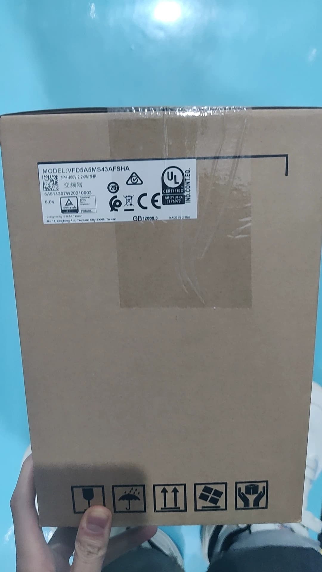 100% zbrusu nový originální a originální Delta 380V 2,2KW VFD5A5MS43ANSAA Frekvenční měniče Pohon Servo Motor