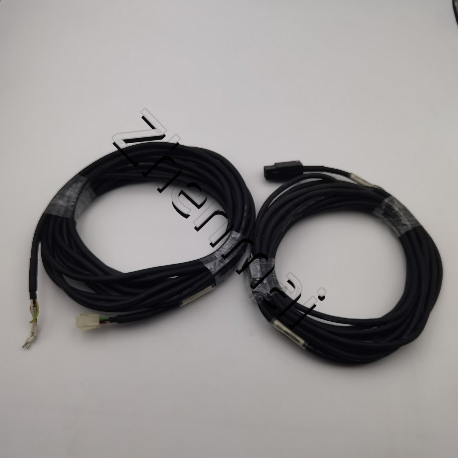 100% zbrusu nový originální a originální Delta ASD-ABEN0008 Frekvenční měniče Pohon Servo Motor