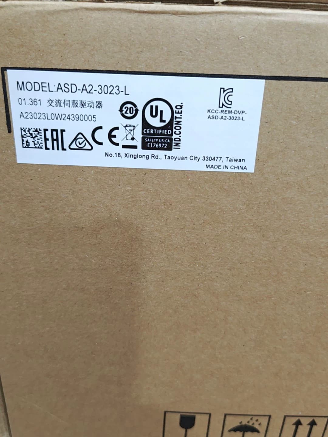 100% zbrusu nový originální a originální Delta ASD-B3-3023-L Frekvenční měniče Pohon Servo Motor