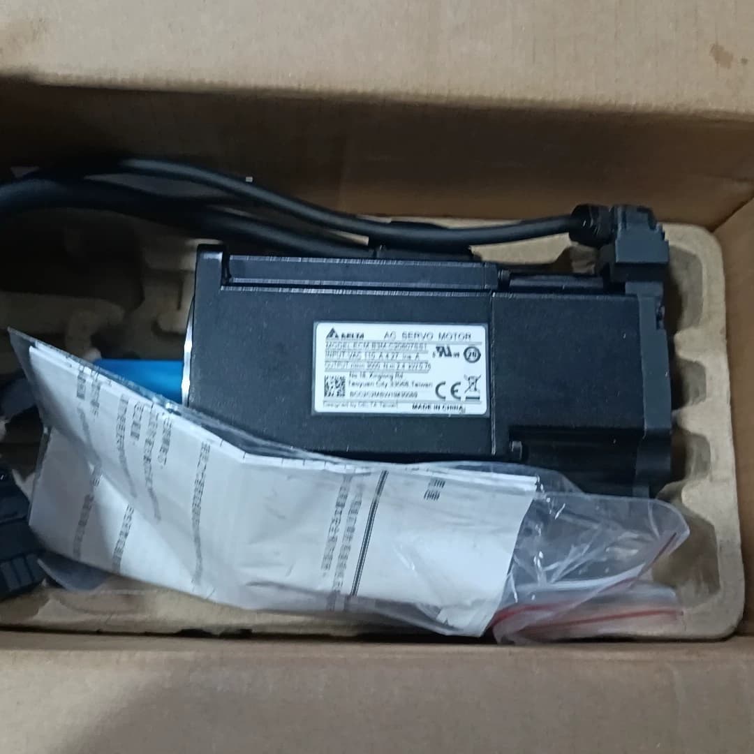 100% zbrusu nový originální a originální Delta ECM-B3M-C20807SS1 Frekvenční měniče Pohon Servo Motor