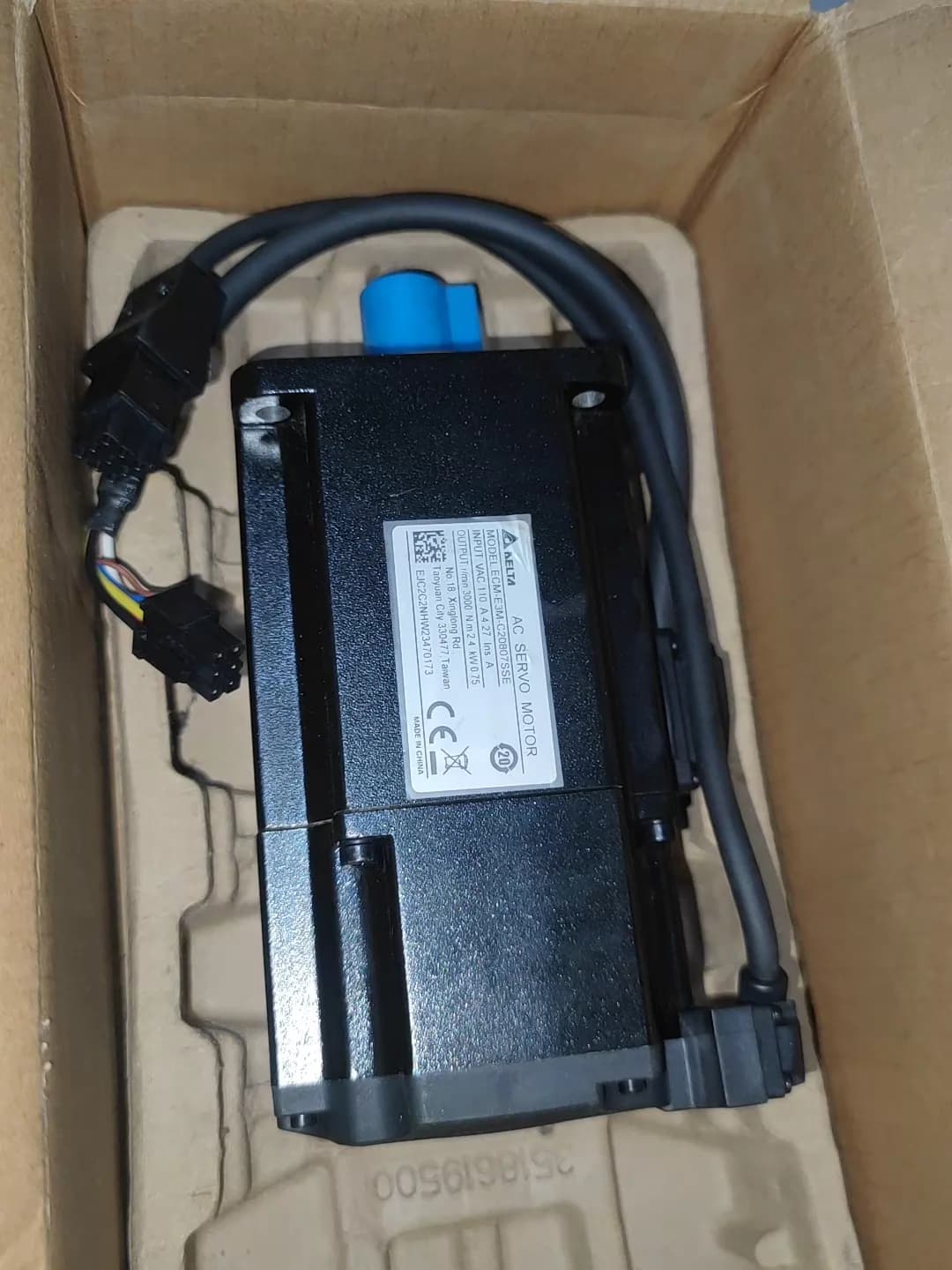 100% zbrusu nový originální a originální Delta ECM-E3M-C20807SSE Frekvenční měniče Pohon Servomotor