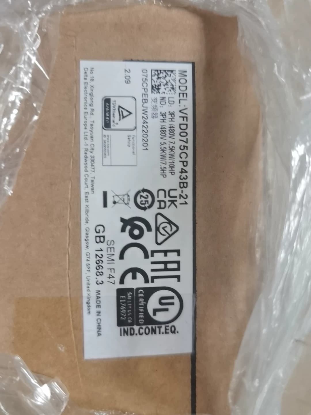 100% zbrusu nový, originální a originální Delta VFD075CP43B-21 380V 7,5KW Frekvenční měniče Pohon Servo Motor