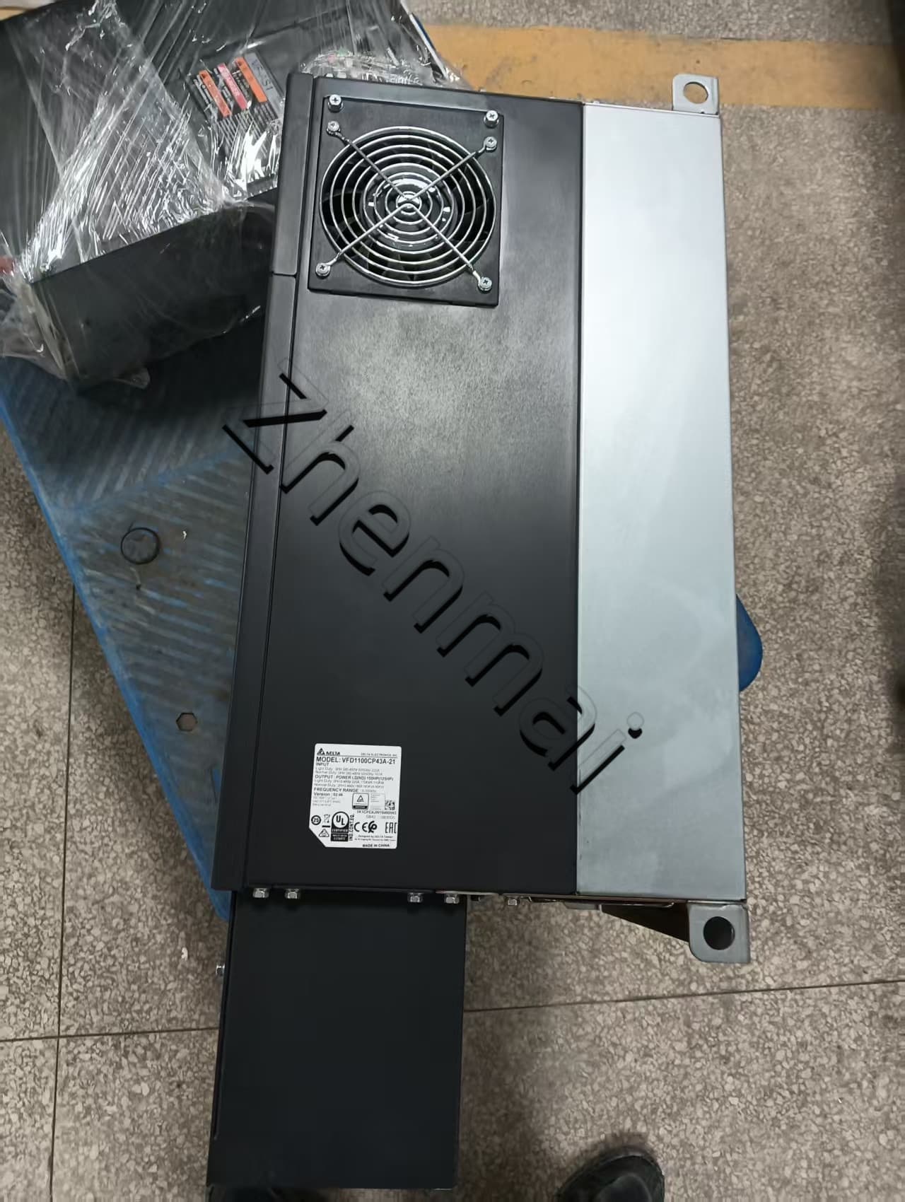100% zbrusu nový originální a originální Delta VFD1100CP43A-21 380V110KW Frekvenční měniče Pohon Servo Motor