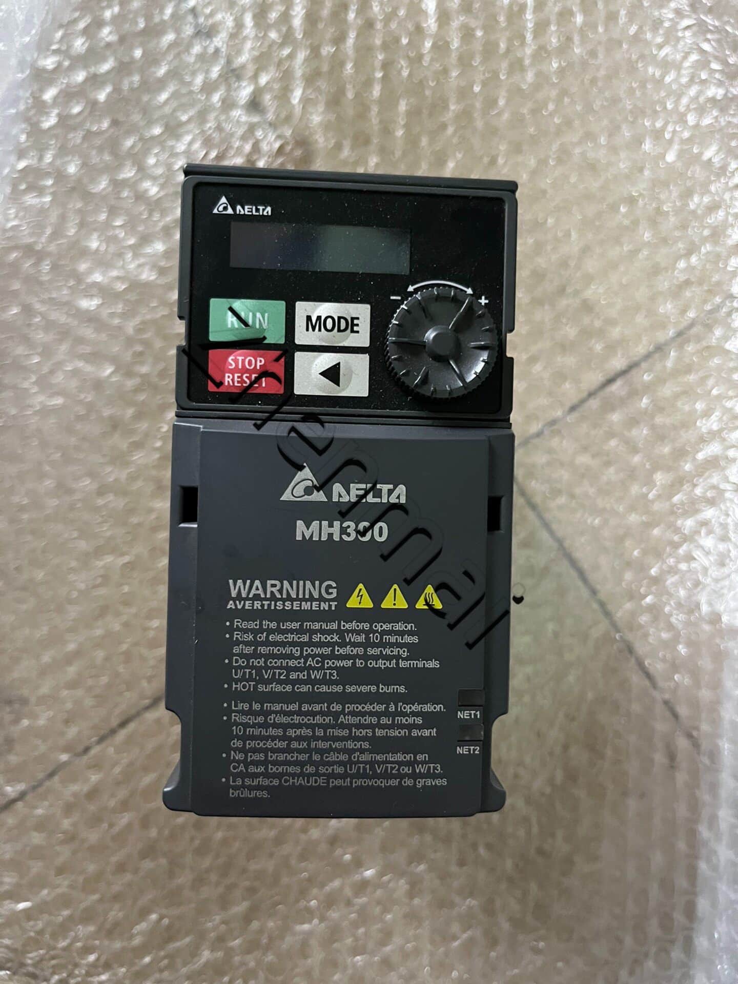 100% zbrusu nový originální a originální Delta VFD3A0MH43ANSAA 0,75KW Frekvenční měniče Pohon Servo Motor