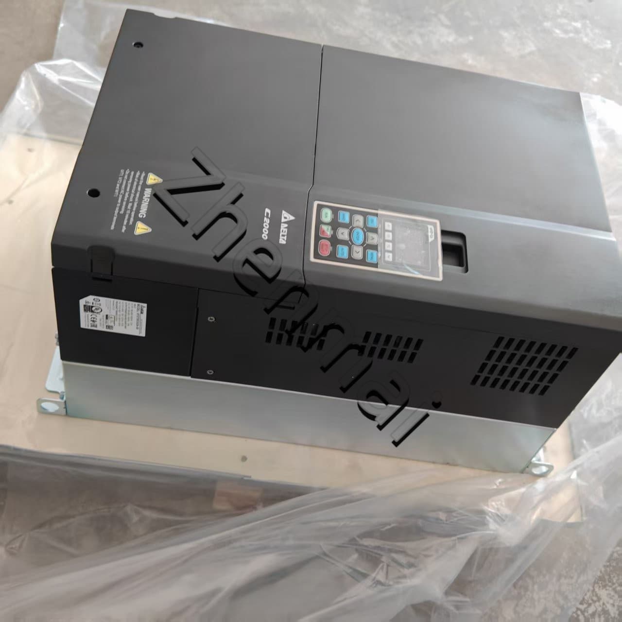 100% zbrusu nový originální a originální Delta VFD750C43A-00 Frekvenční měniče Pohon Servo Motor