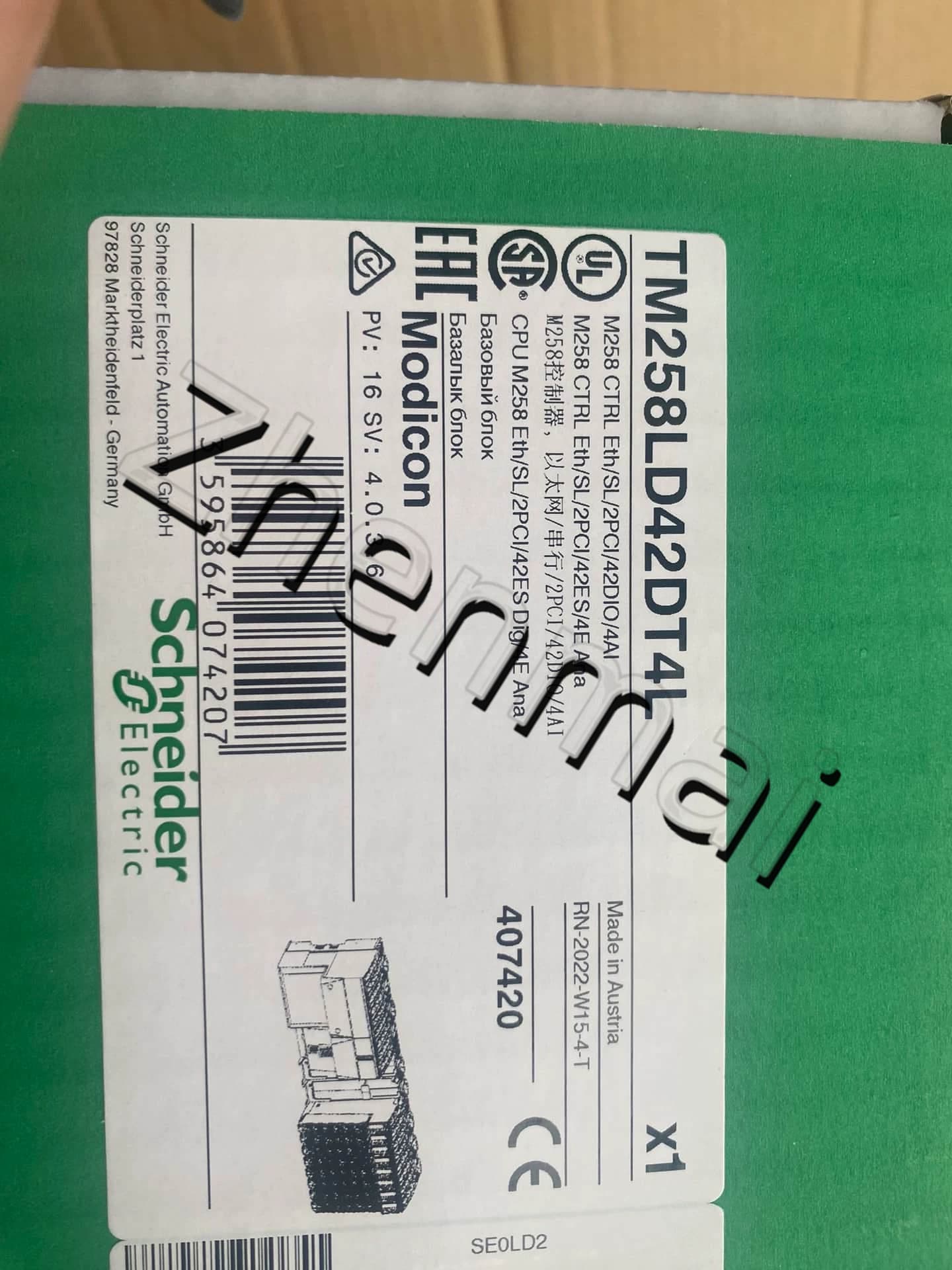 100% zbrusu nový, originální a originální Schneider TM258LD42DT4L Frekvenční měniče, jističe, stykače, ochranná zařízení