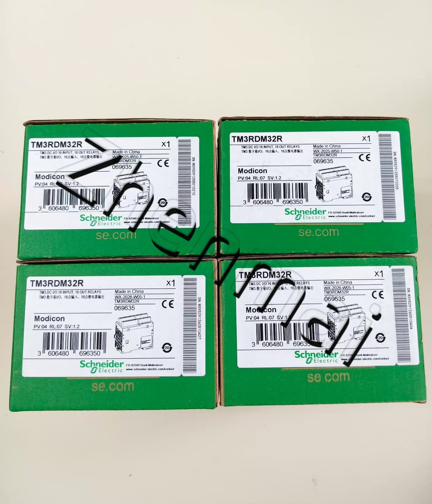 100% zbrusu nový, originální a originální Schneider TM3RDM32R Frekvenční měniče, jističe, stykače, ochranná zařízení