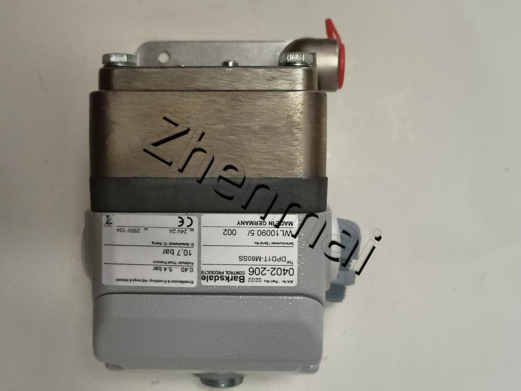 Zcela nový originál Barksdale 0402-206 DPD1T-M80SS Tlakový senzor Hladinový spínač Průtokový spínač Tlakový spínač Rychlé dodání