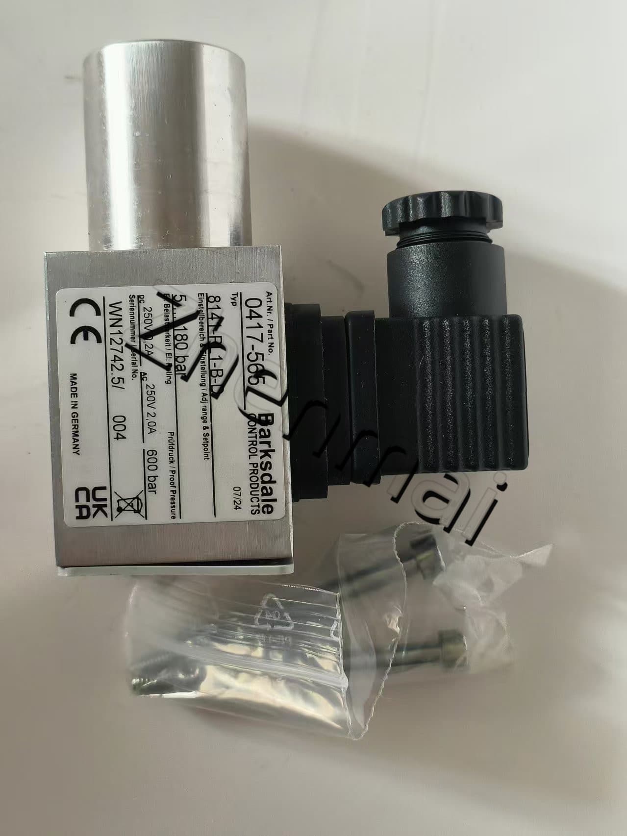 Zcela nový originál Barksdale 8141-PL1-B-D 0417-565 Tlakový senzor Hladinový spínač Průtokový spínač Tlakový spínač Rychlé dodání