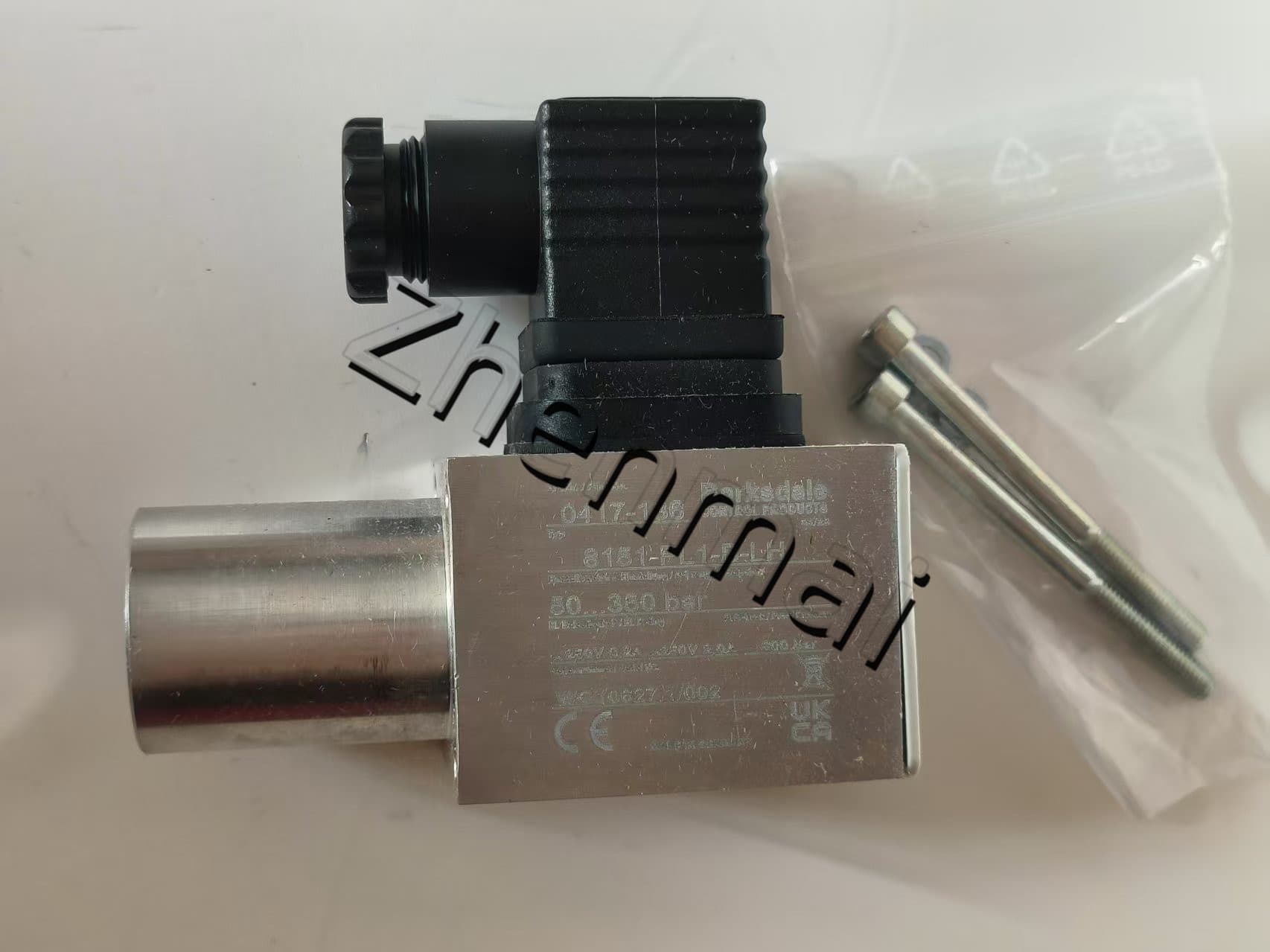Zcela nový originál Barksdale 8151-PL1-B-LH 0417-136 Tlakový senzor Hladinový spínač Průtokový spínač Tlakový spínač Rychlé dodání