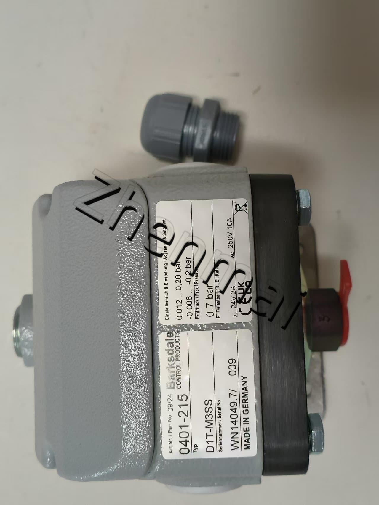 Zcela nový originál Barksdale DD1T-M3SS 0401-215 Tlakový senzor Hladinový spínač Průtokový spínač Tlakový spínač Rychlé dodání