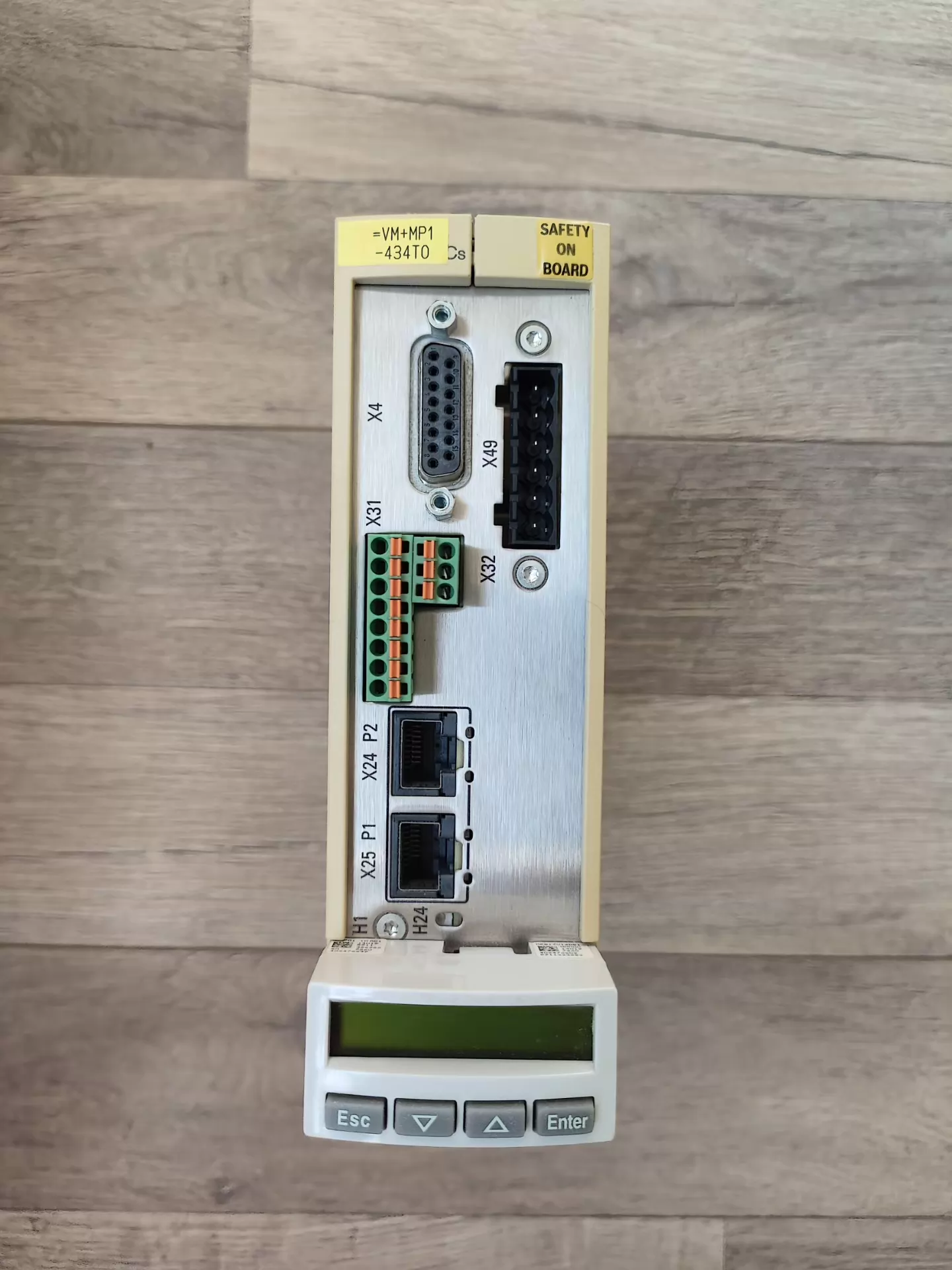 Zcela nový originální servopohon Bosch Rexroth HCS01.1E-W0009-A-02-B-ET-EC-NN-L4-NN-FW Rychlé dodání