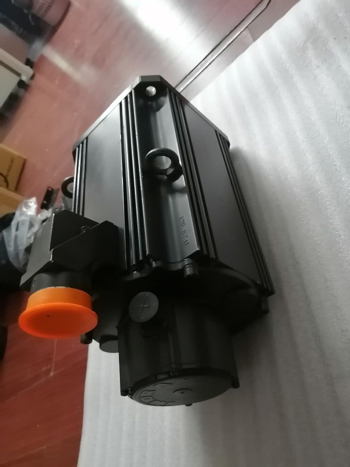 Zcela nový originální servopohon Bosch Rexroth MKD112B-048-KG2-BN Rychlá dodávka