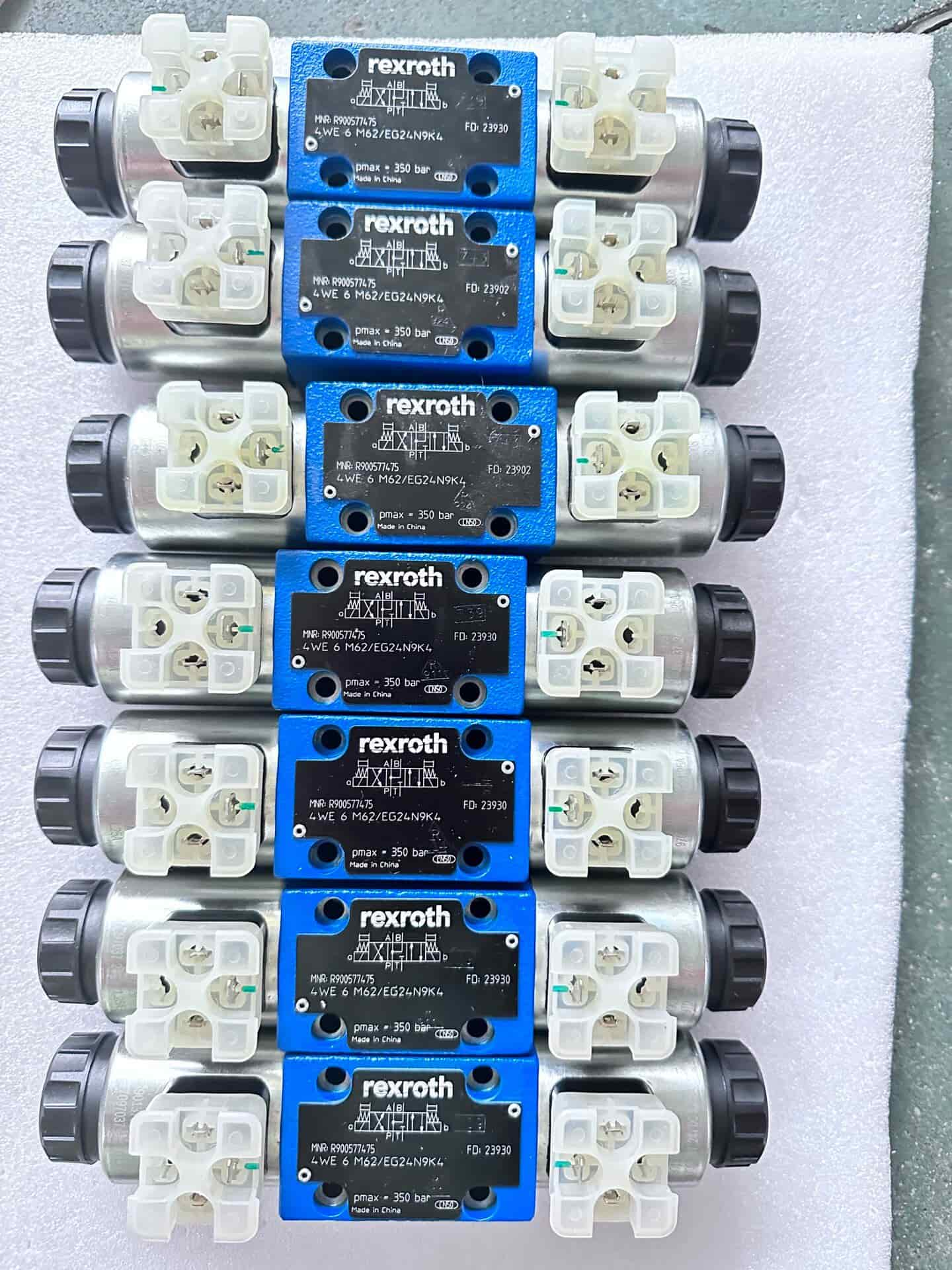 Zcela nový originální servopohon Bosch Rexroth Proporcionální ventil 4WRZE10W8-85-7X/6EG24N9ETK31/F1D3M servomotor Rychlé dodání