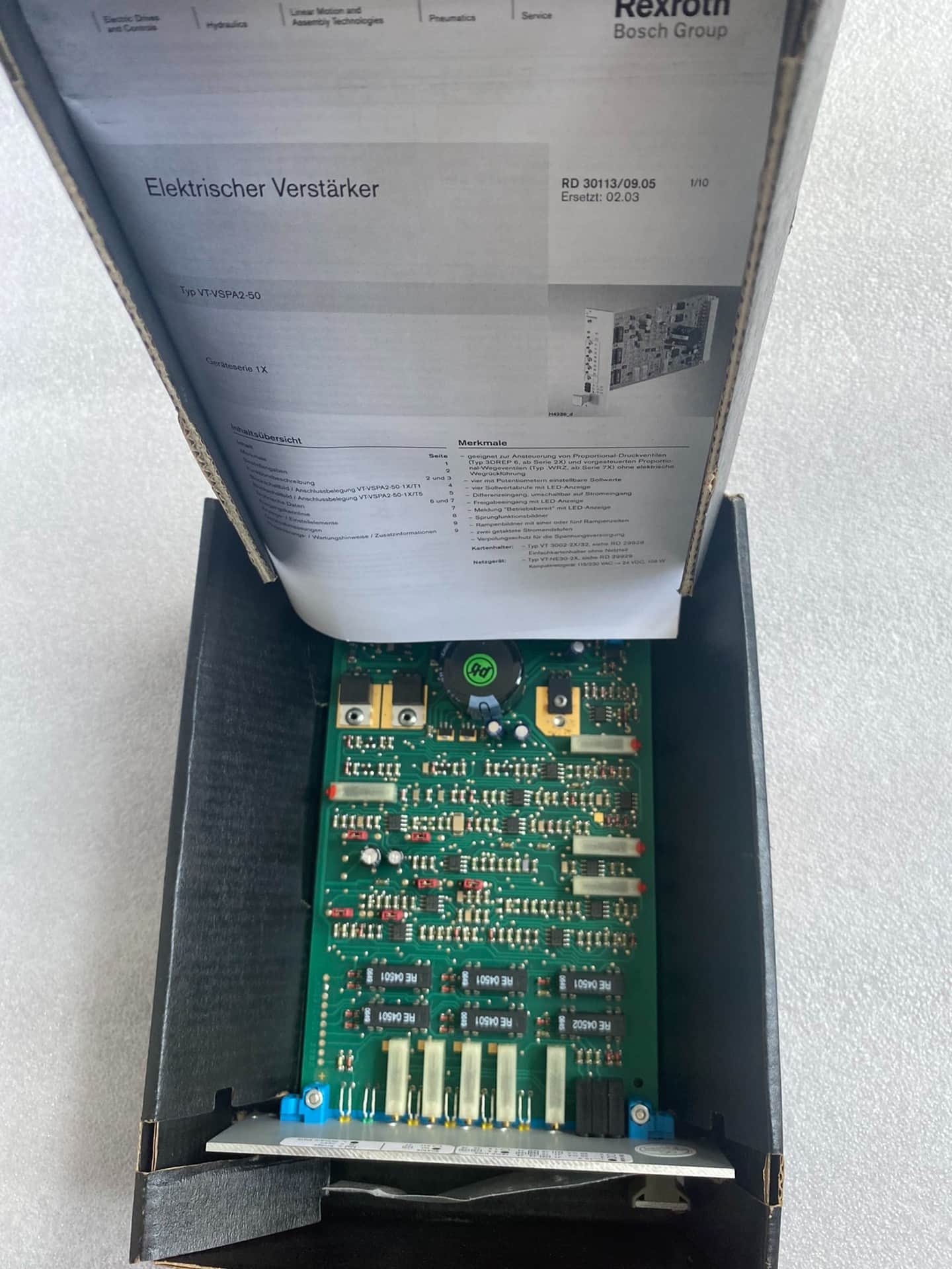 Zcela nový originální servopohon Bosch Rexroth Proporcionální ventil Zesilovač proporcionálního ventilu VT-VRPA1-100-1XV00 Servomotor Rychlé dodání