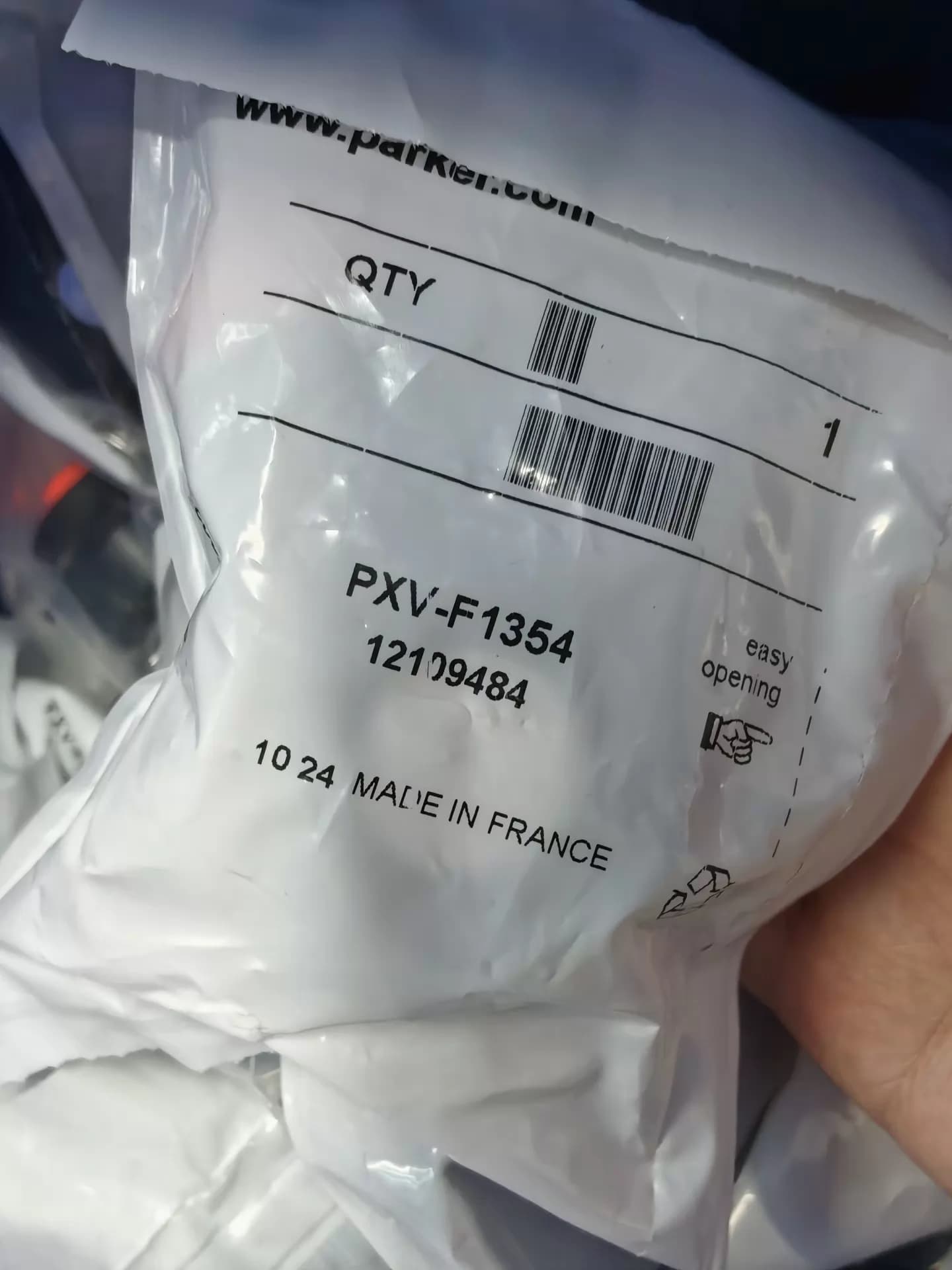 Zcela nový originální Parker 6PXV-F1354 Servopohony Frekvenční pohony Servomotory Regulátory Rychlá dodávka