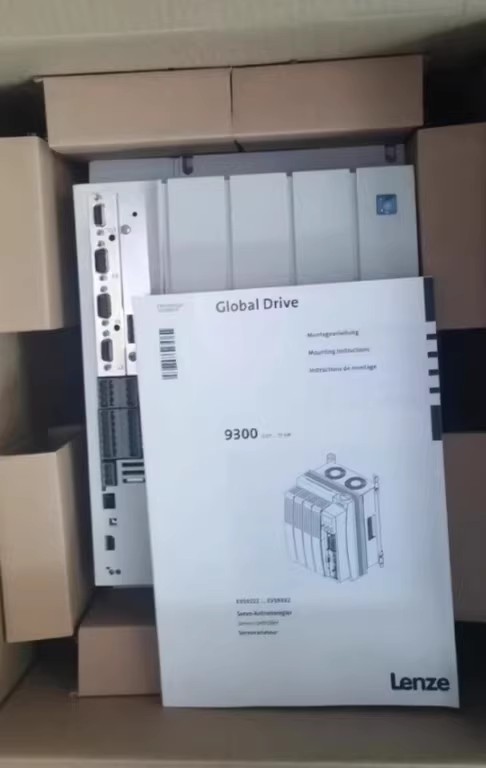 Originální nový průmyslový I/O modul Lenze E82EV751-4C FedEx DHL Fast Shipping