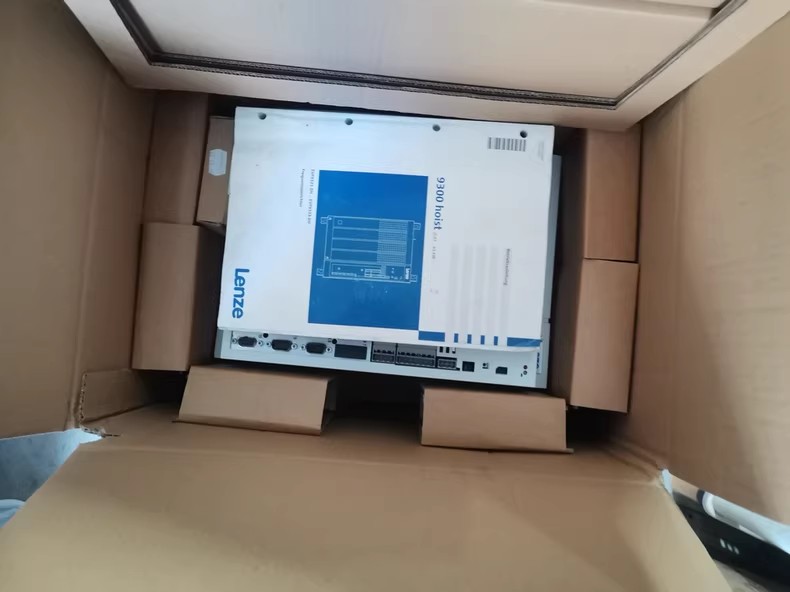 Originální nový průmyslový I/O modul Lenze E82EV7512C FedEx DHL Fast Shipping