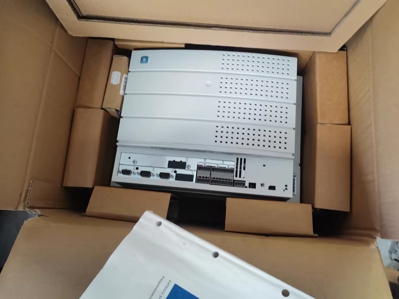 Originální nový průmyslový I/O modul Lenze E94AMSE0134 FedEx DHL Fast Shipping