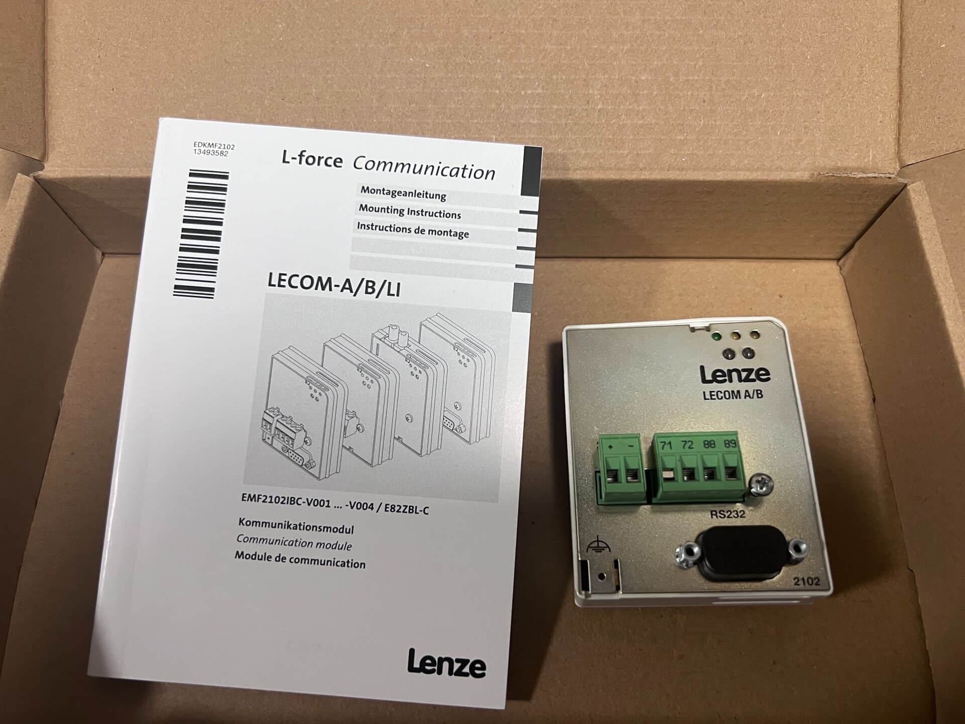 Originální nový průmyslový I/O modul Lenze EMF2102IBCV003 FedEx DHL Fast Shipping