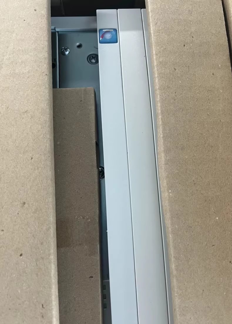 Originální nový průmyslový I/O modul Lenze IE82EV223-4B201 FedEx DHL Fast Shipping